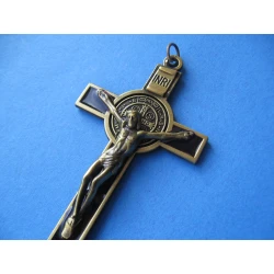 Krzyż metalowy z medalem Św.Benedykta 7 cm.Brąz